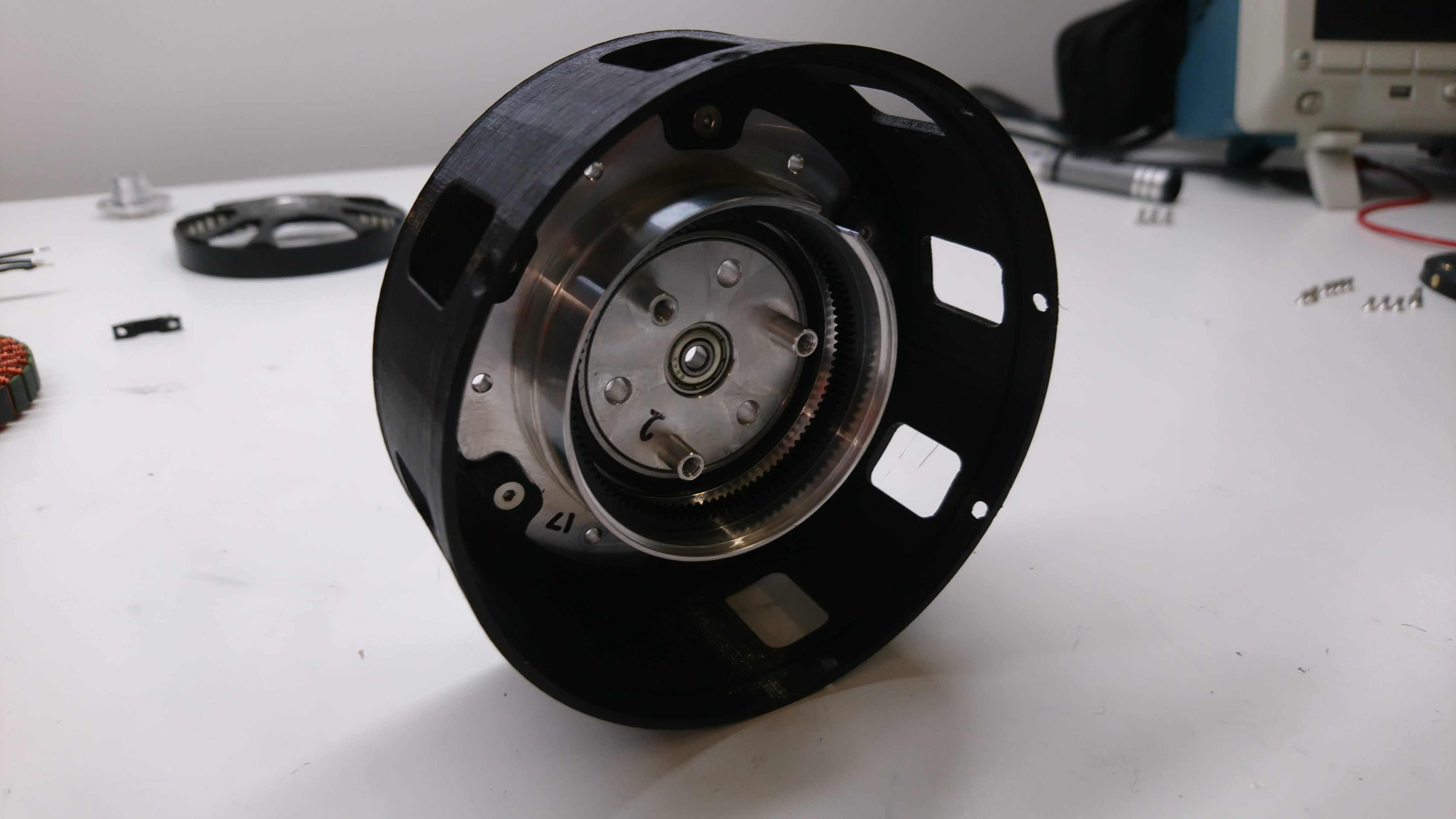 Planet output in front housing