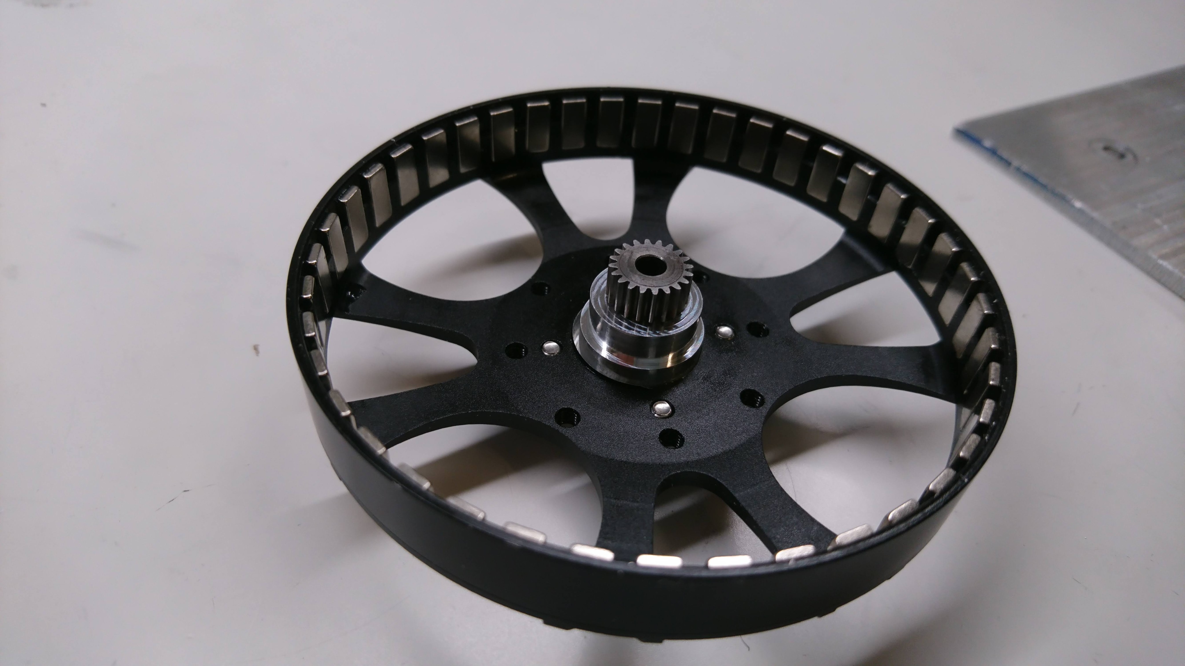 Sun gear in holder, mounted on rotor