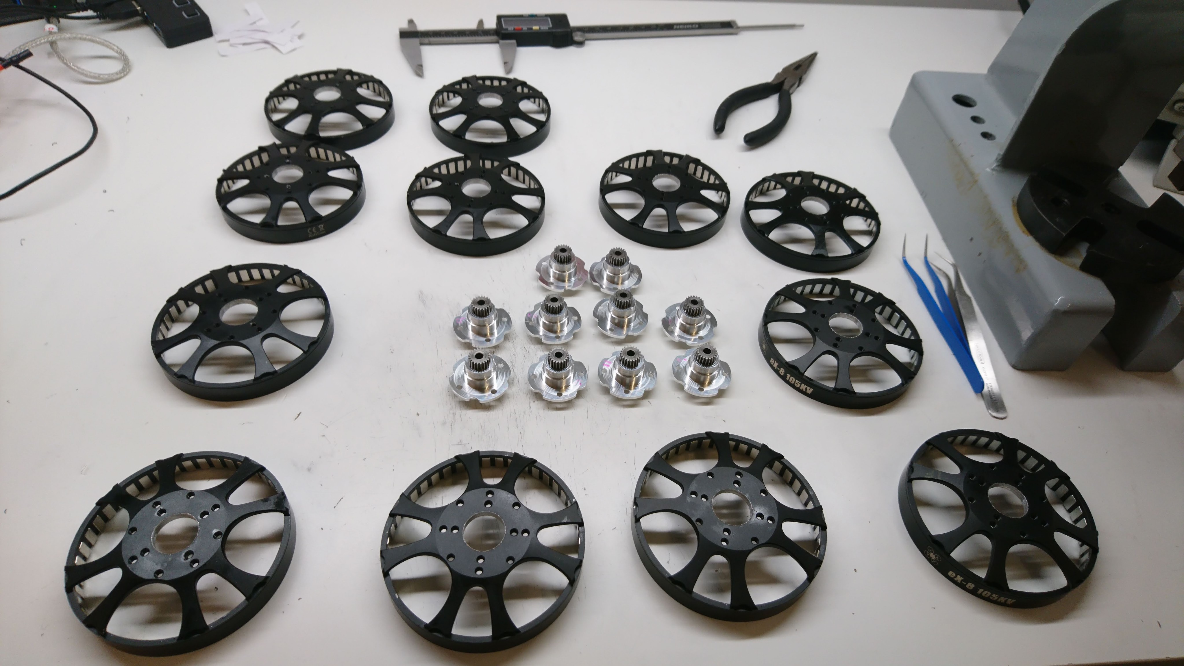 A bunch of sun gear holders and rotors