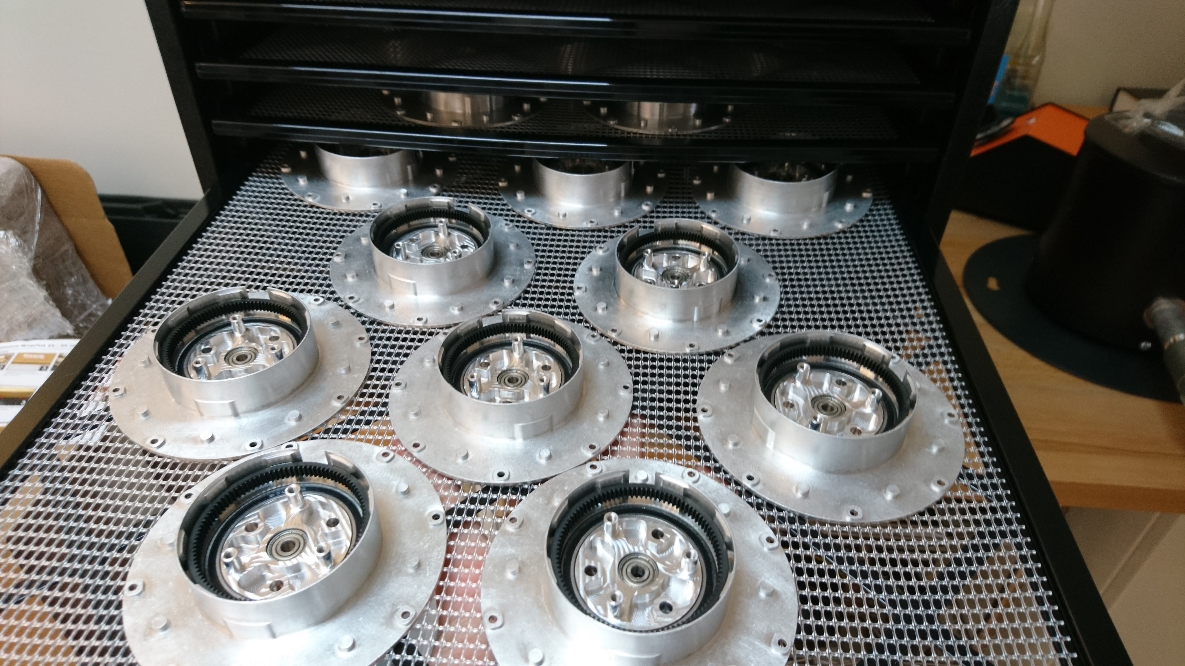 Planet output and internal gears onto the front housing