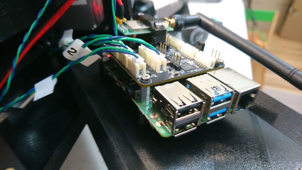 Yes, you can see the USB3 ports there