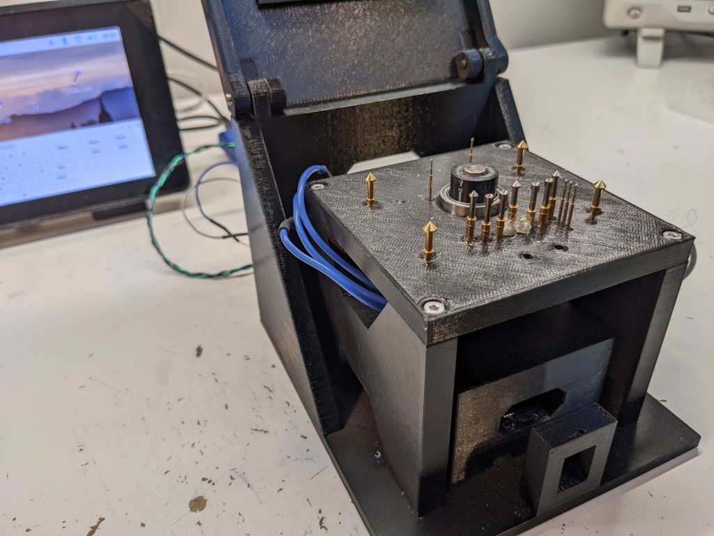 Without the top platen